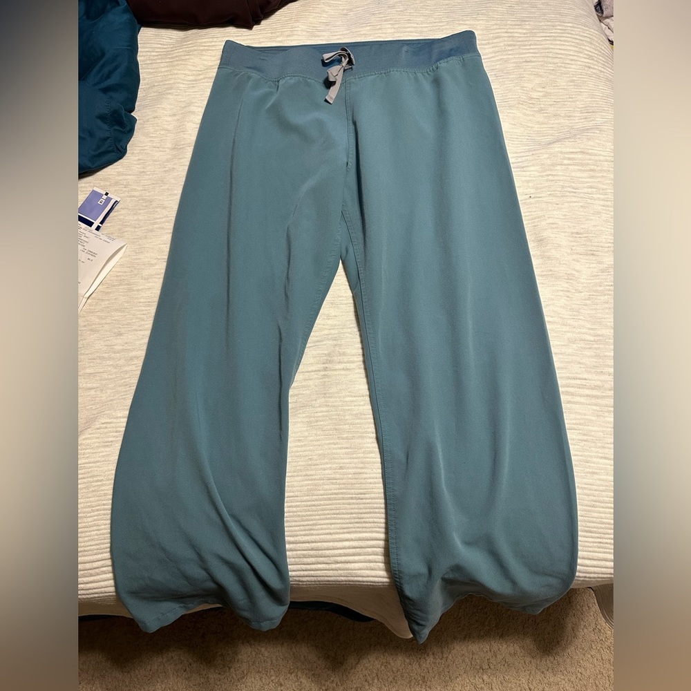 Figs Technical Collection Size L/P Livingston Scrub Bottom